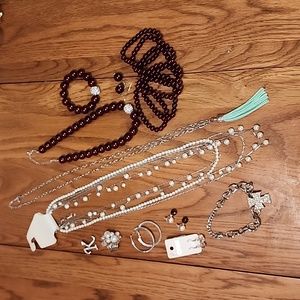 17 pc Costume jewelry lot, Burgundy and pearl sets with rhinestones.